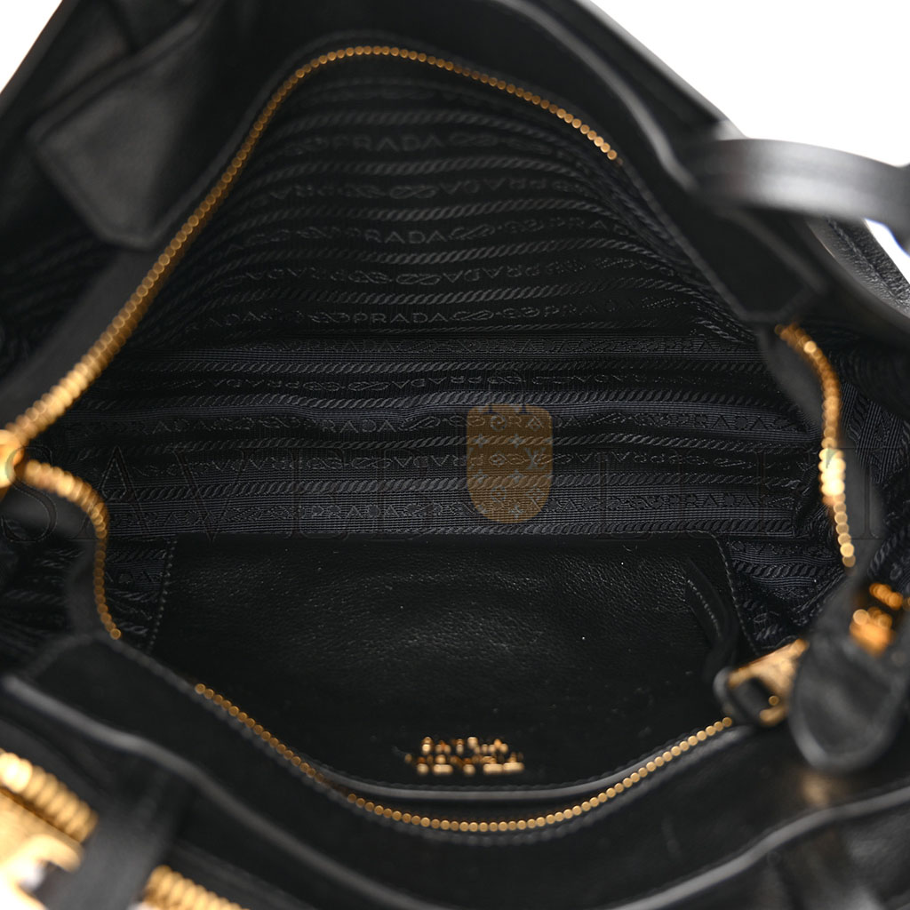 Pra*a glace calfskin tote black (35*27*14cm)