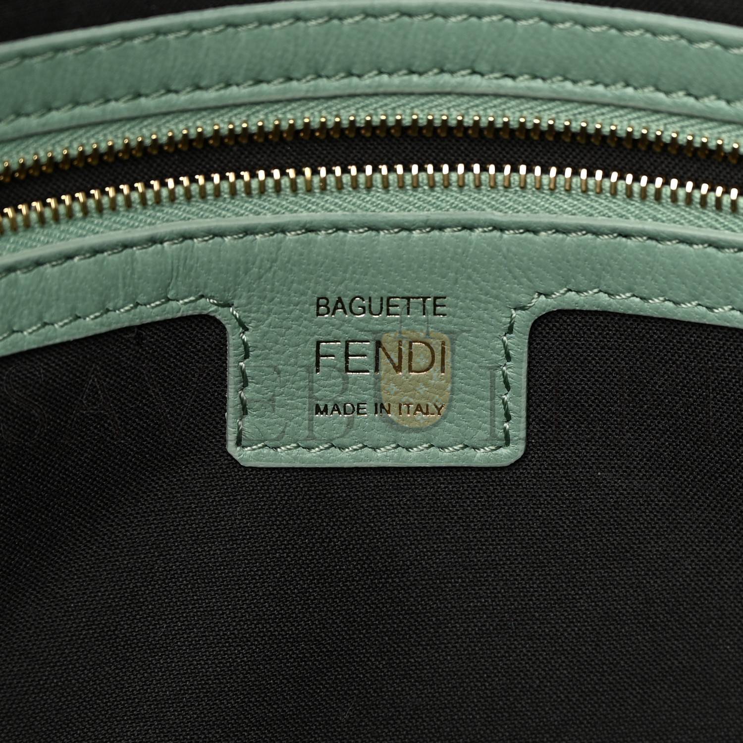 F**di nappa ff 1974 embossed baguette menta (26*17*6cm)