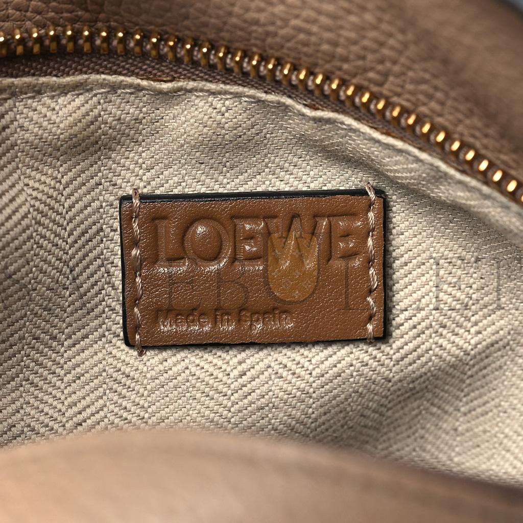 l*ew* grained calfskin small puzzle bag sand mink (24*16.5*10.5cm)