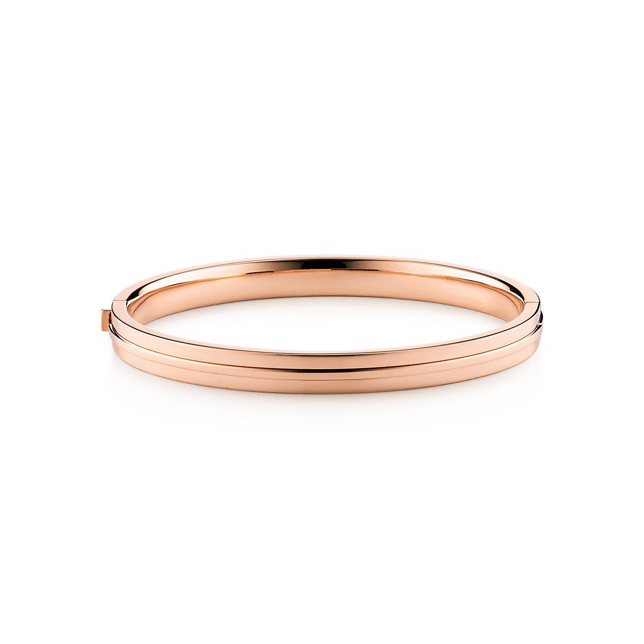 T*f*ny t pavé diamond hinged bangle in 18k rose gold