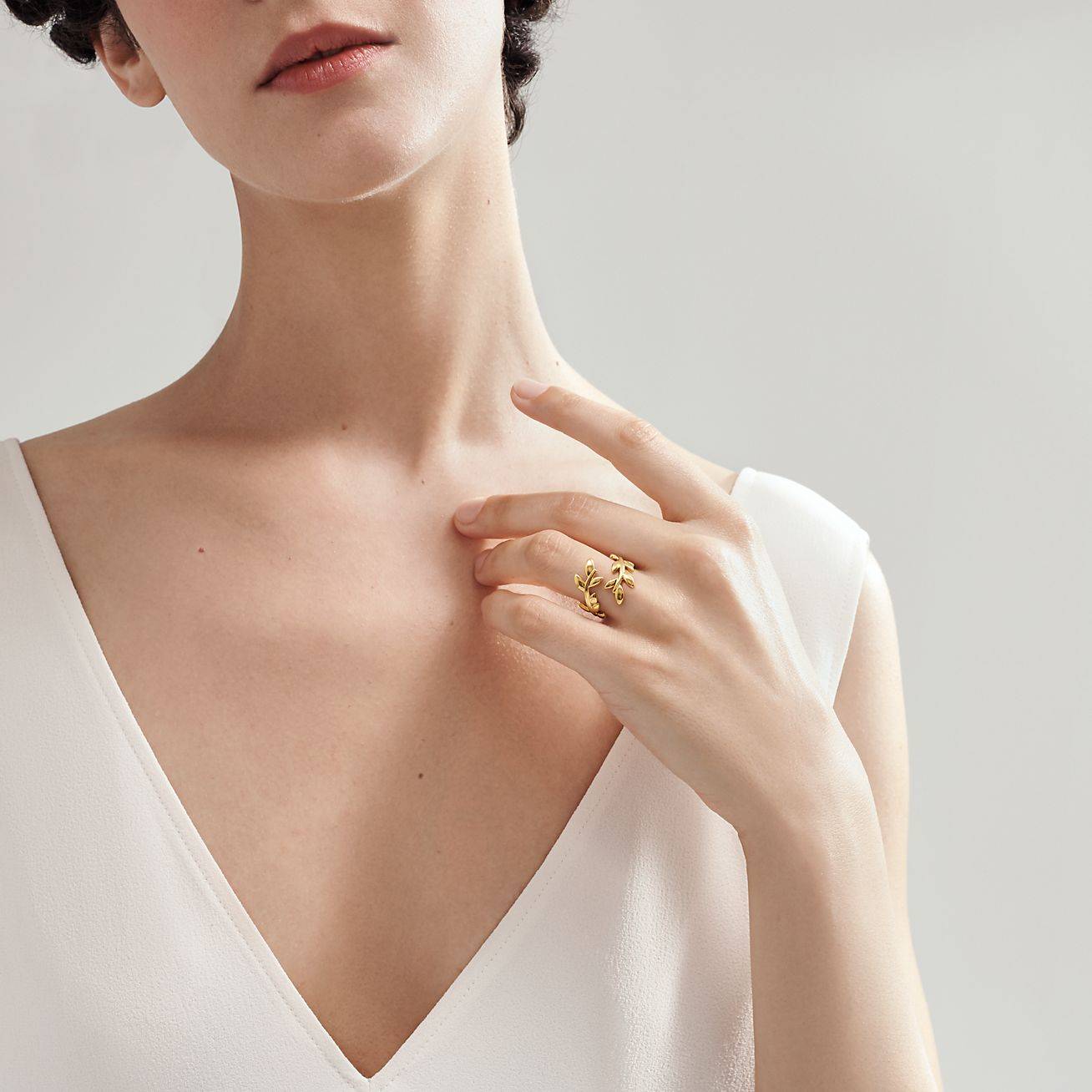 T*f*ny paloma picasso® olive leaf bypass ring in yellow gold