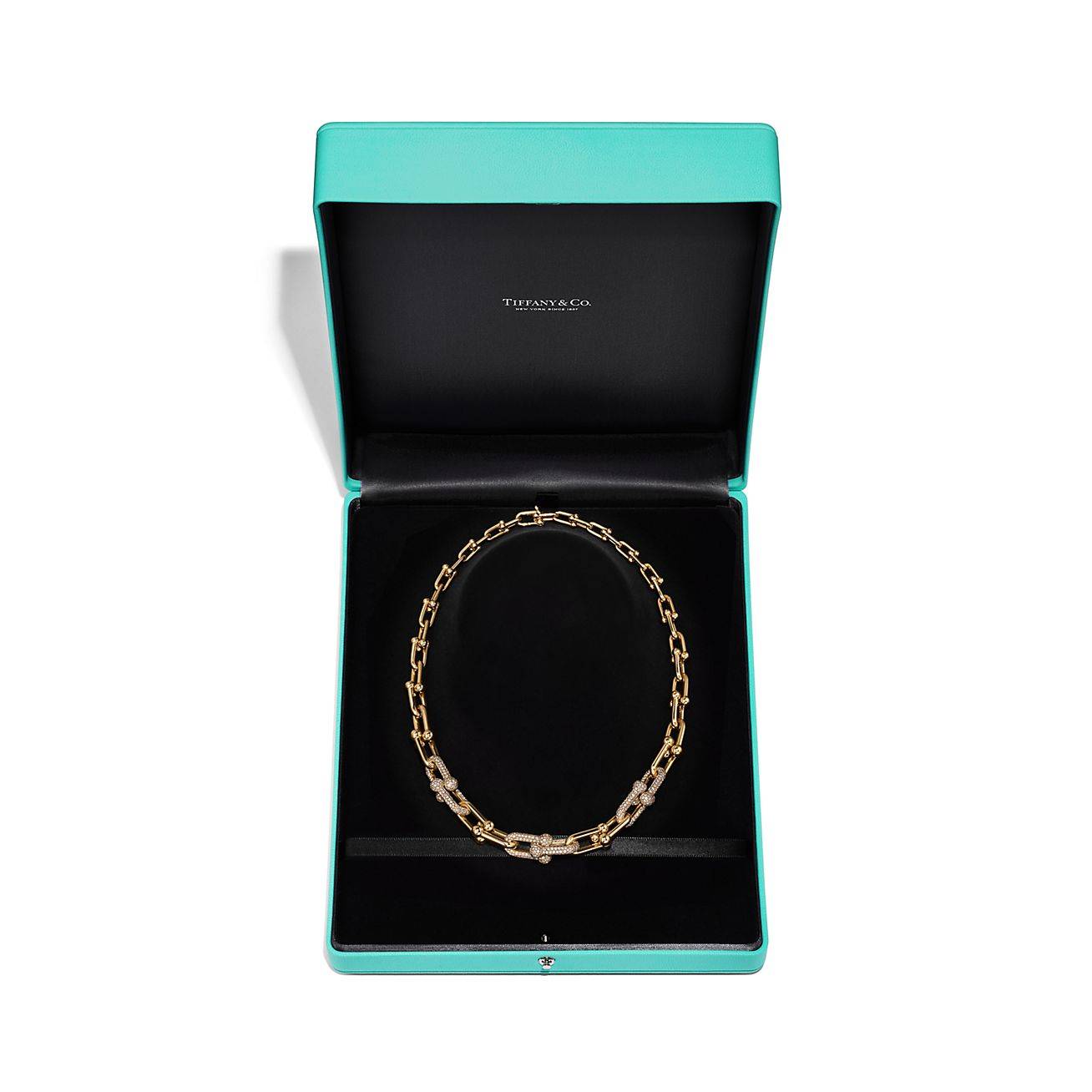 T*f*ny hardwear graduated link necklace in yellow gold with pavÉ diamonds