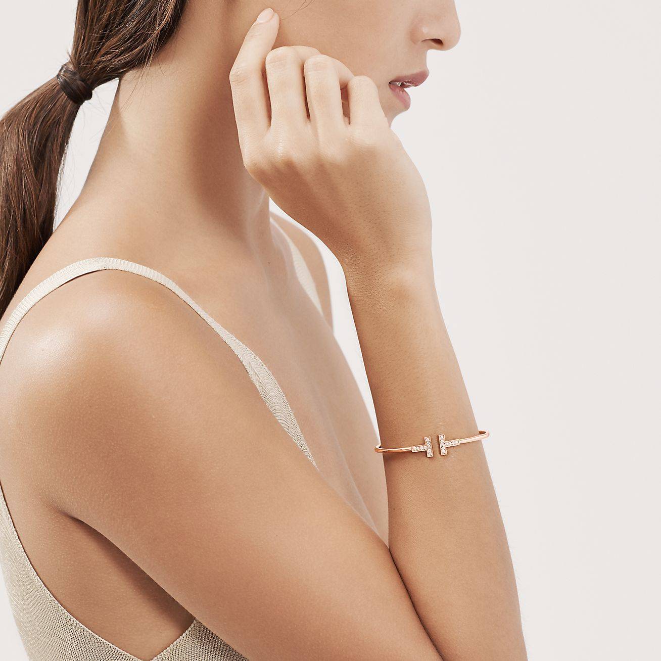 T*f*ny t wire bracelet in rose gold with diamonds