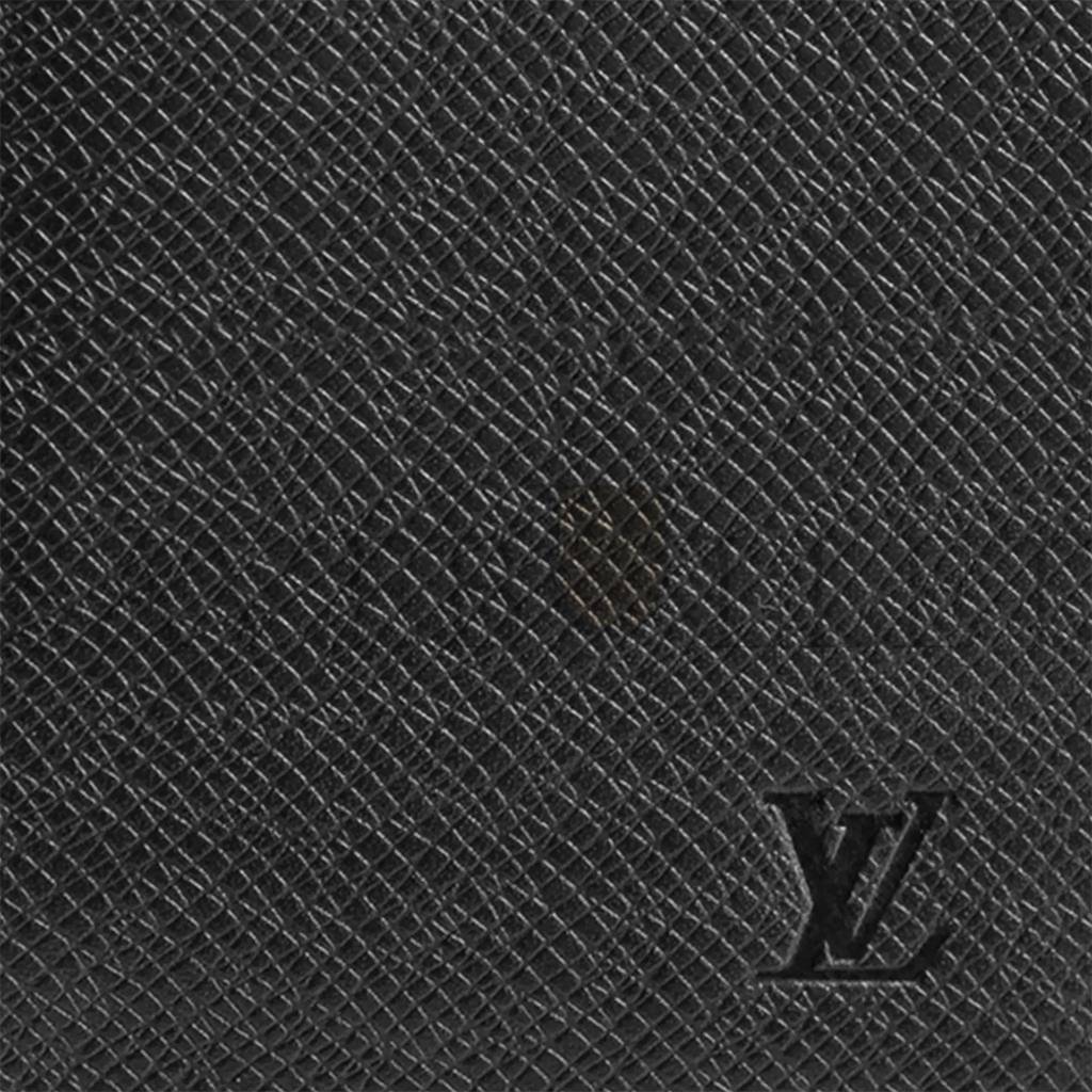 l**is V*t*n passport cover  m64596 (10*14*2.5cm)