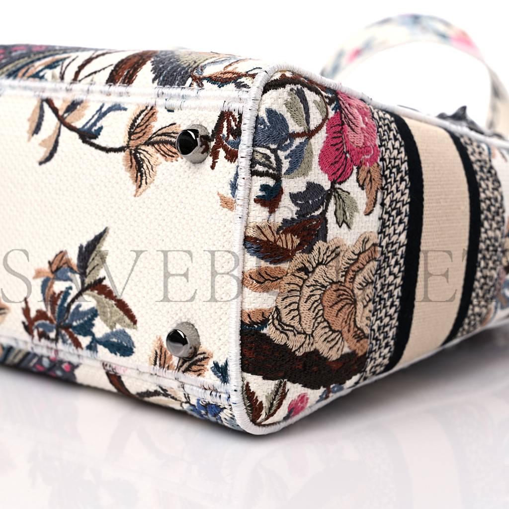 D*or canvas jardin d'hiver embroidered medium lady d-lite ecru multicolor (24*20*12.1cm)