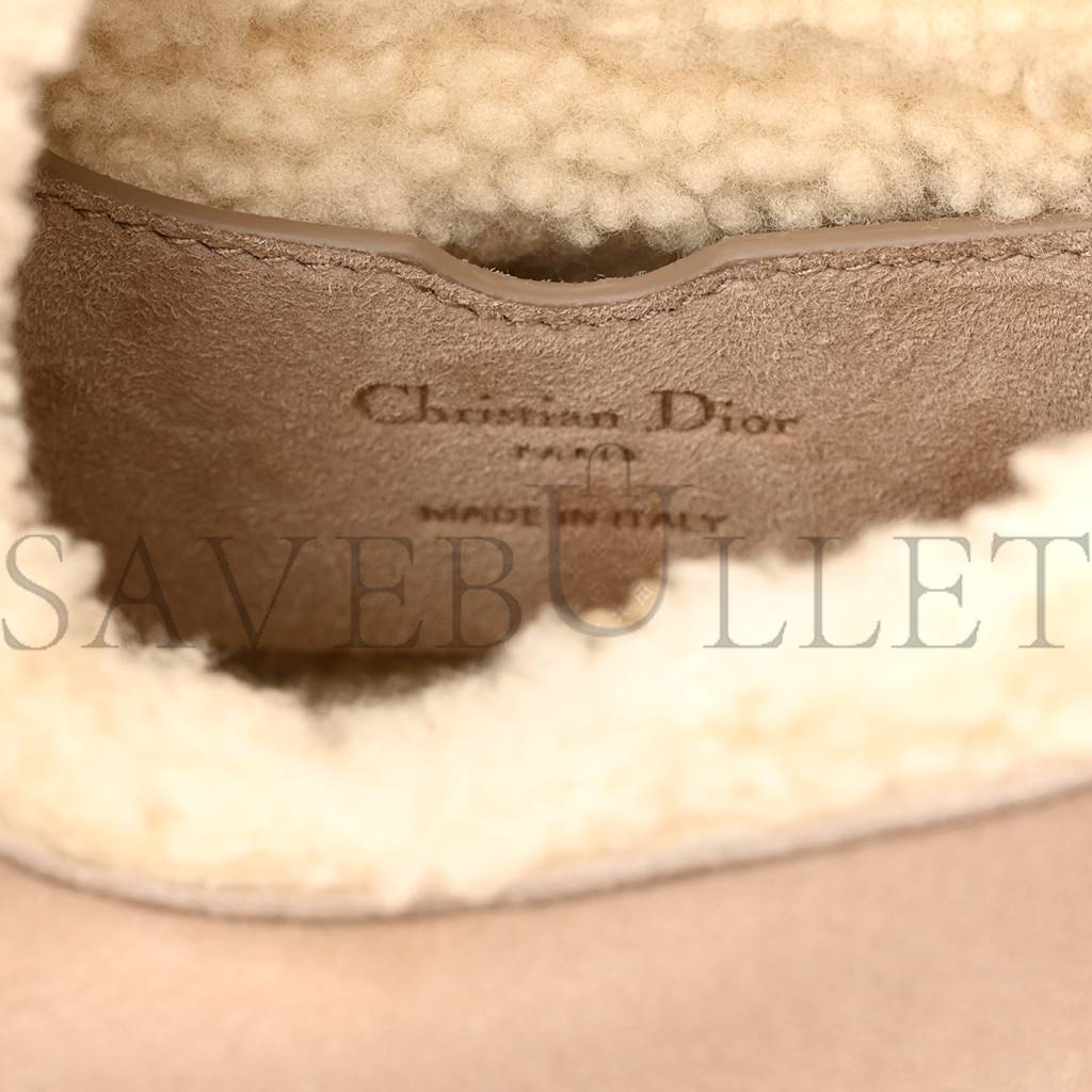 D*or suede shearling small bobby flap beige (17*17*5.7cm)