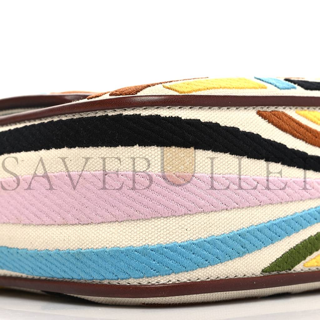 F**di x sara coleman canvas vitello king seta ff fish eye embroidered baguette grezzo multicolor ghianda (28*15*8cm)